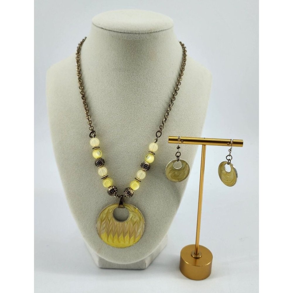 Vintage KR Gold Tone Necklace and Earring Set Beaded/Swirl Enamel Green/Yellow‎